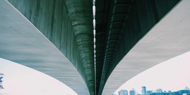 波西米亚设计哲学与编程思维：如何重塑下一代数据中心网络